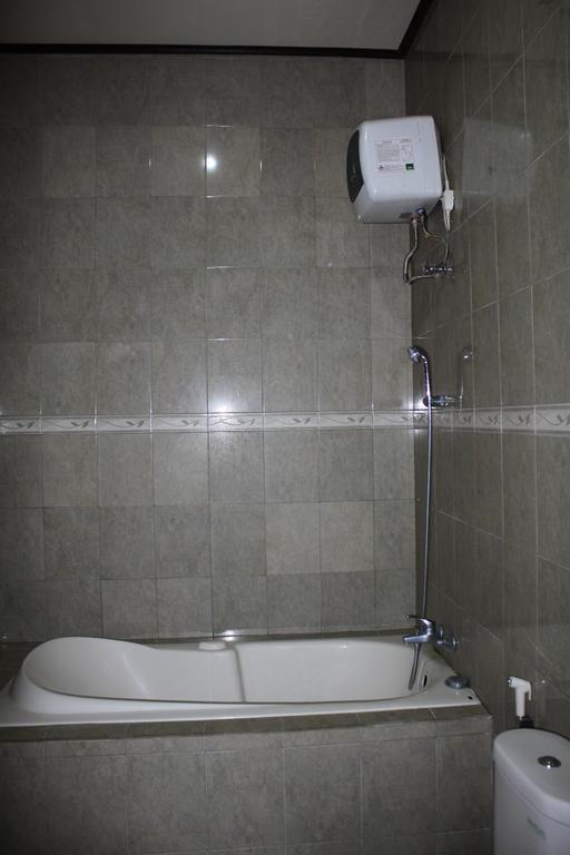 Careen Guest House Ubud  Room photo