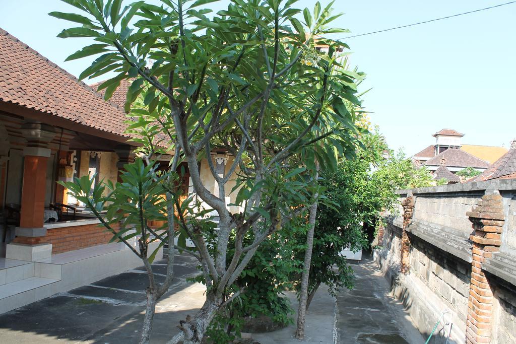 Careen Guest House Ubud  Exterior photo